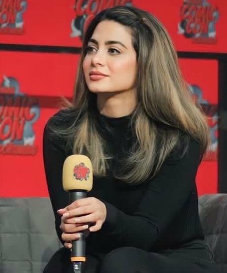 Emeraude Toubia onlyfans pics leaked