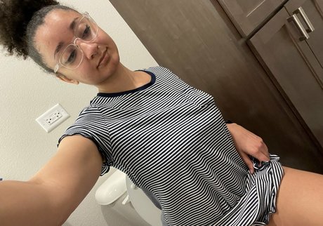 Delilah Moon onlyfans tits