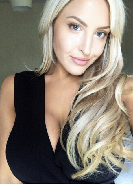 Eljonesuk onlyfans sexy