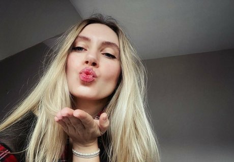 marry strawberry only fans