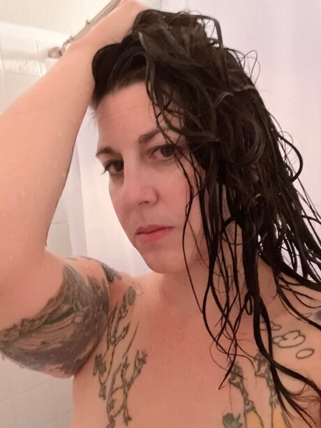 DarkHairedTemptress onlyfans leaked tits