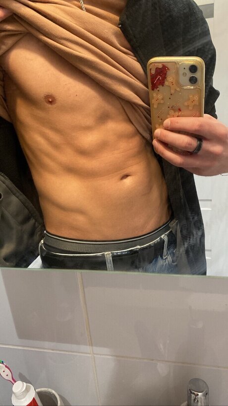 Tommy Hughes onlyfans photos