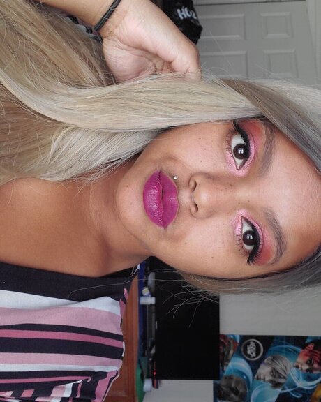 NiQyira Toney onlyfans pics