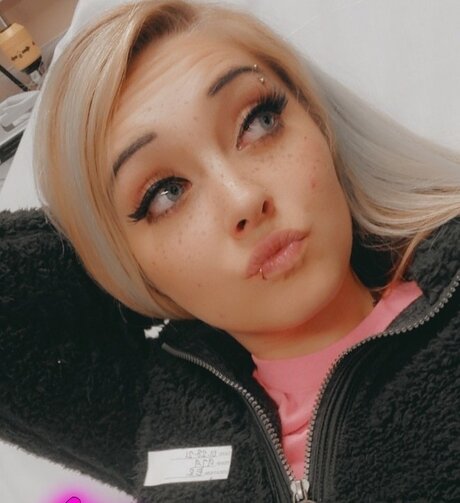 Pooh Baby onlyfans creator