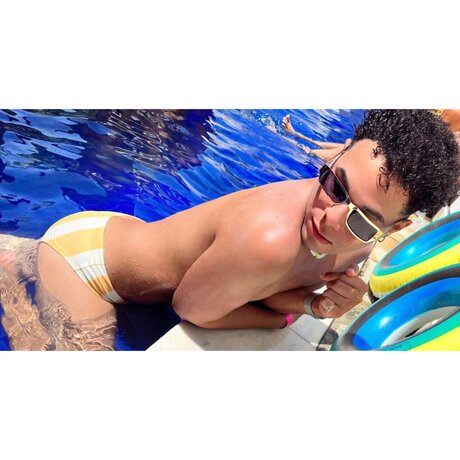 GABRYELL onlyfans leajs