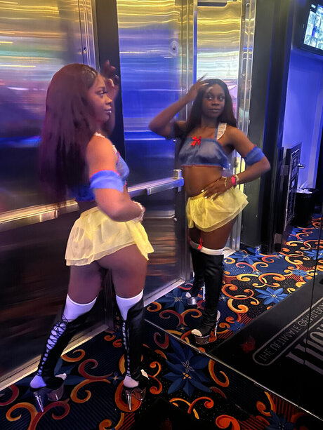 mother onlyfans sexy nude photos