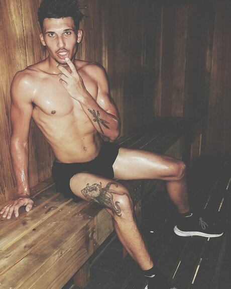 4RESTTHUMP strip onlyfans