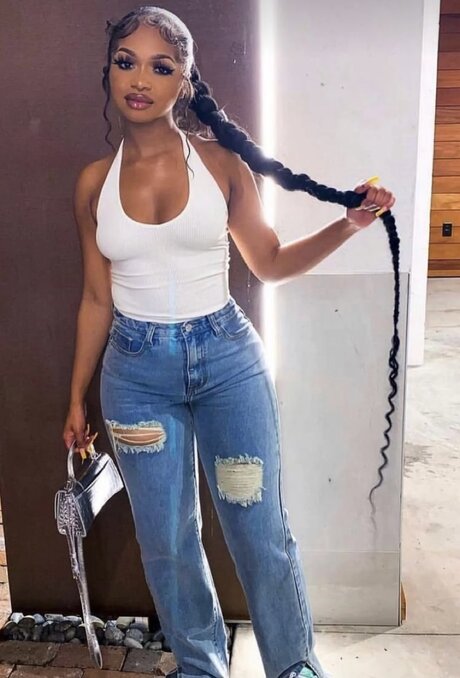 u45921550 onlyfans leaked tits