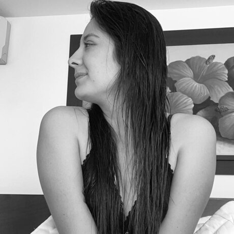 paula valencia naked onlyfans