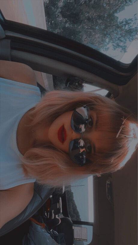 Paige Garland onlyfans model photo