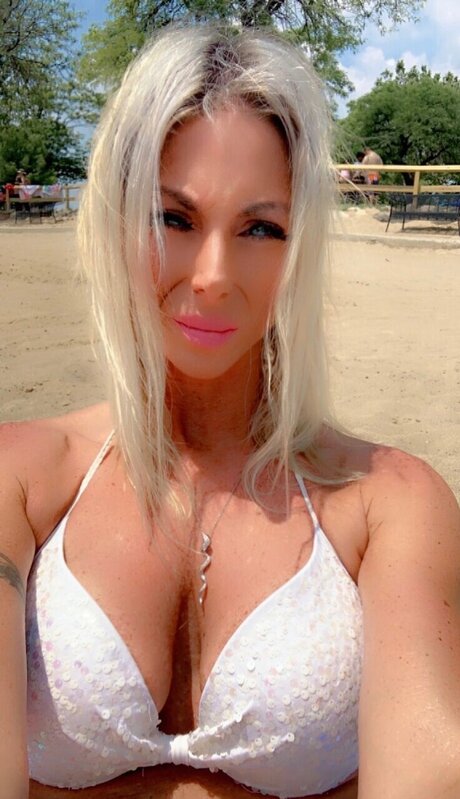 SEXY MICHIGAN GIRL_ onlyfans content