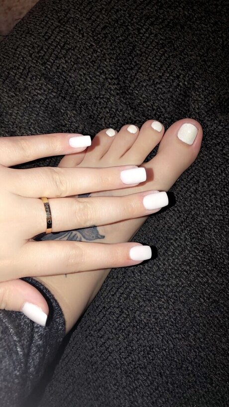 Pretty Little Nurse Feet_ onlyfans pics