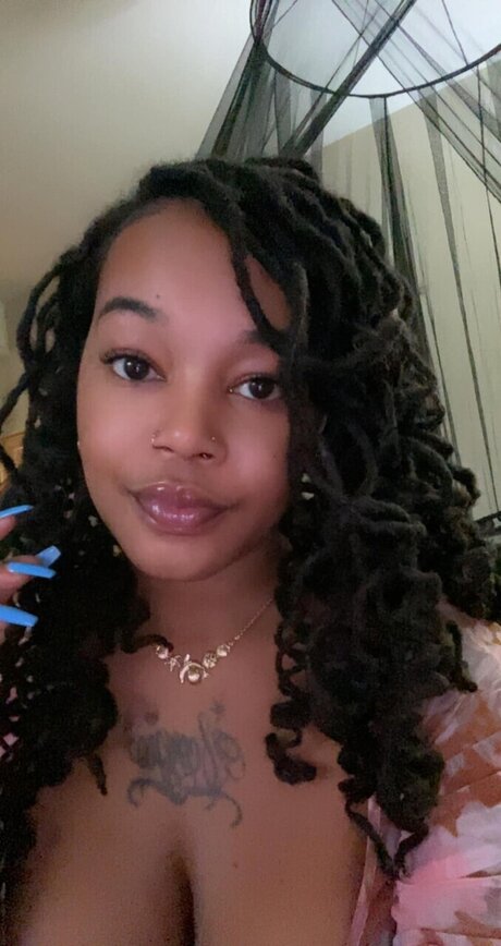 HunniNut onlyfans model images