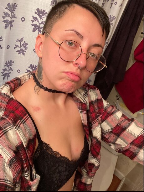 Hailey Bates onlyfans leakes