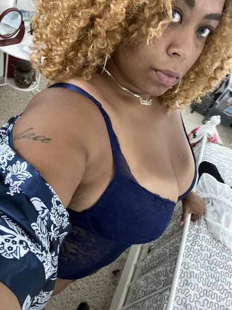 Curvy Carey only fans leak nude