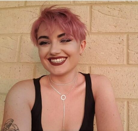 Cuntry Breakfast onlyfans model photo