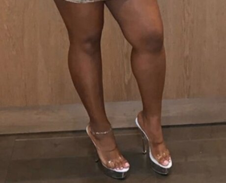 Baddassyllwgrl nude only fans