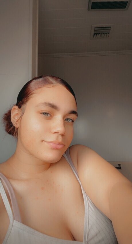 Lighskin nae onlyfans photo