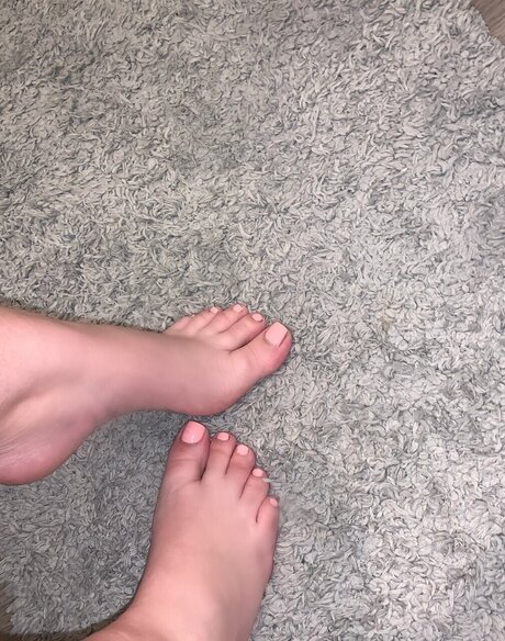 Perfectly Petite Feet ass onlyfans
