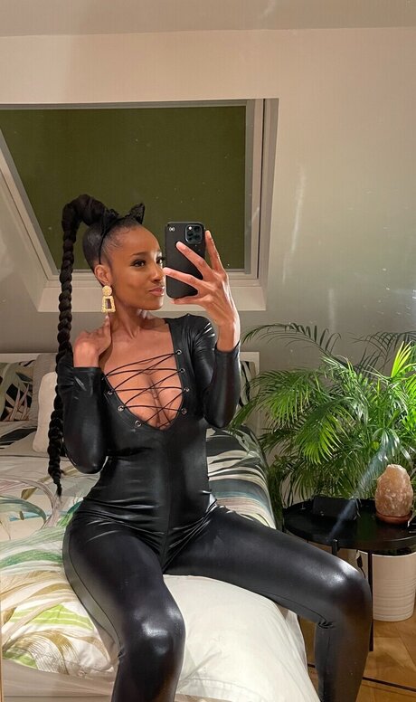 Kindle Wraps onlyfans leak nudes