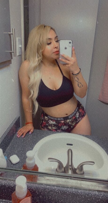 Evelyn Rios only fans photos