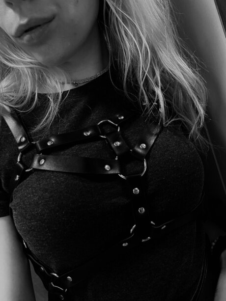 Crimson Lisbeth onlyfans pics