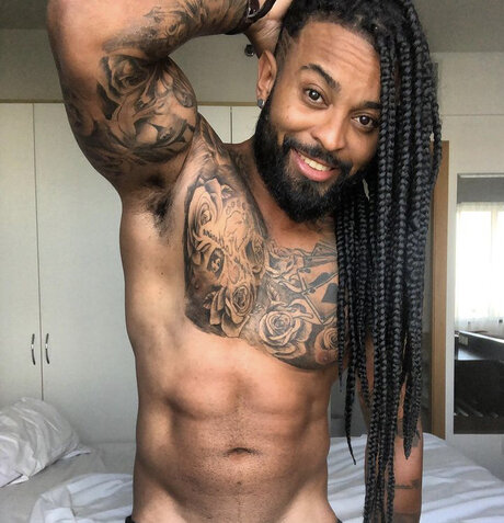 _merson Fernandes onlyfans desnuda