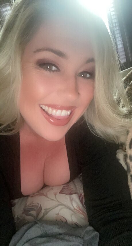 Danielle Andrews nude onlyfans leak