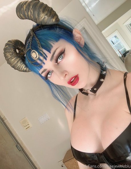 freejewelzblu naked onlyfans pics