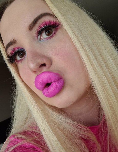 vivianroseofficial onlyfans leaked pics