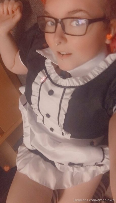 emopink69 leak onlyfans