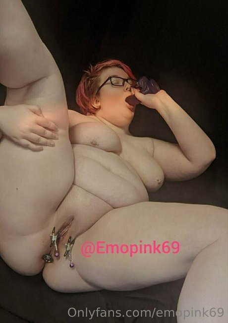 emopink69 naked onlyfans leaked