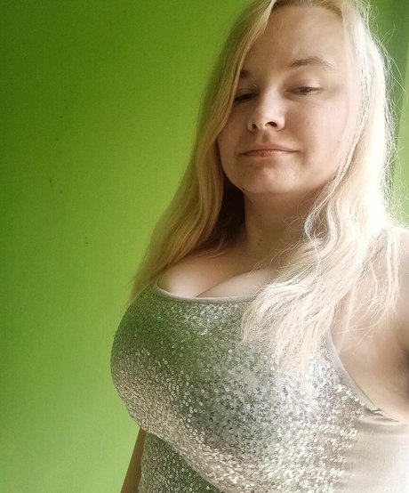 Dejana Savi onlyfans topless