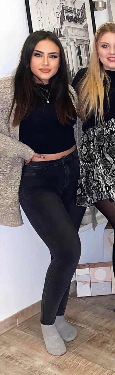 Fiona Schramm onlyfans nide