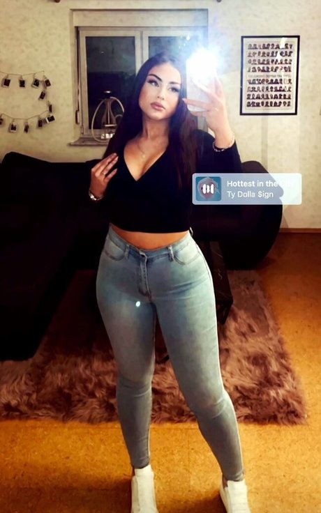 Fiona Schramm leaked onlyfans naked