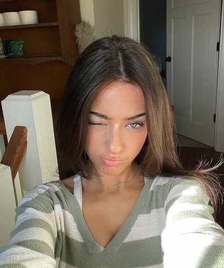 Lily Weber onlyfans content