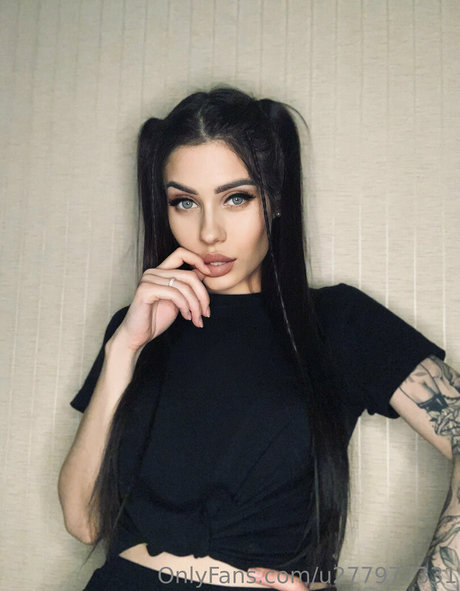 Nicoletta top onlyfans leaks.