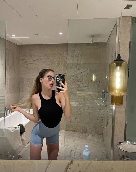 fab ienne0805 onlyfans leak free