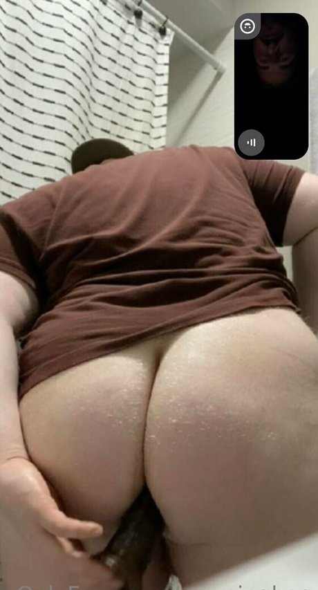 roaminghog onlyfans model images