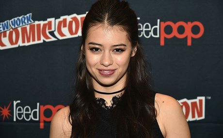 Amber Midthunder onlyfans strip tease