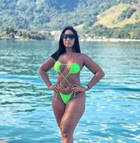 Thaynunes nude only fans