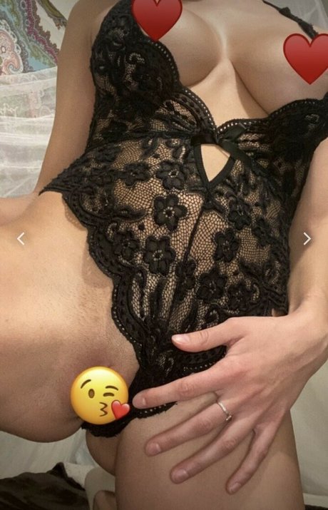 Dana Rosie onlyfans lesk