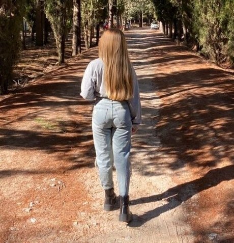 Lluna Clark nudes onlyfans