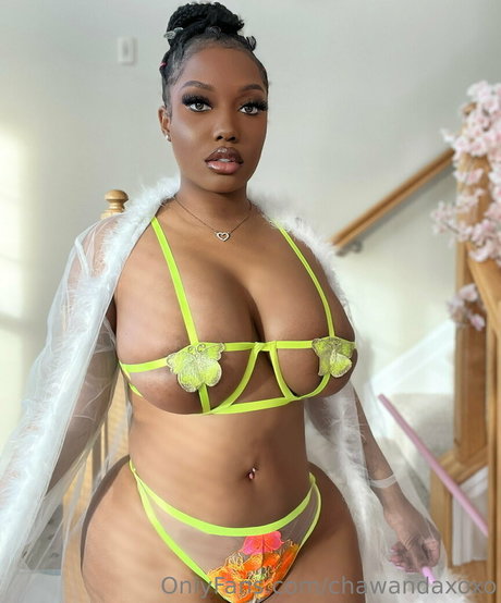 chawandaxoxo onlyfans model photos