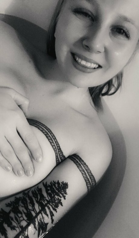 mariehardon onlyfans nude leaks