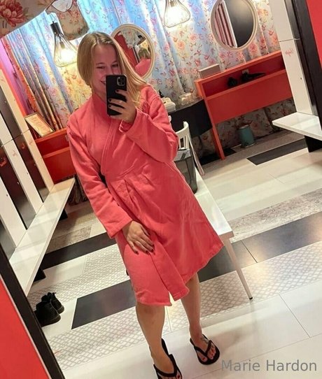 mariehardon onlyfans content leaked