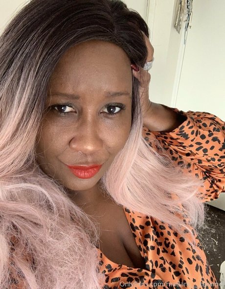 madam___caramel onlyfans pics