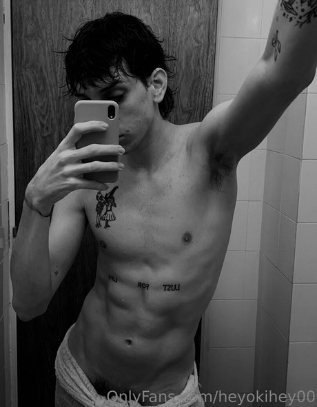 heyokihey00 onlyfans strip