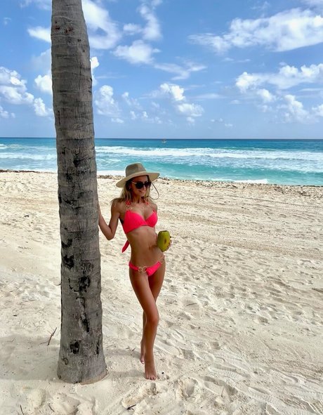 Bella Thore onlyfans leak sex