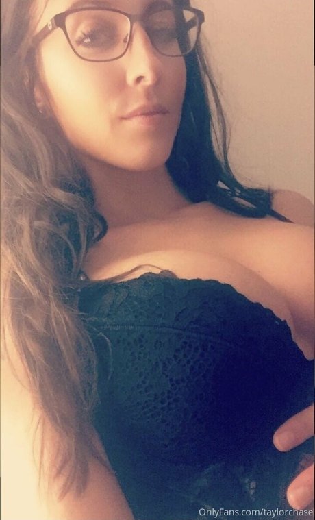 taylorchase onlyfans strip tease